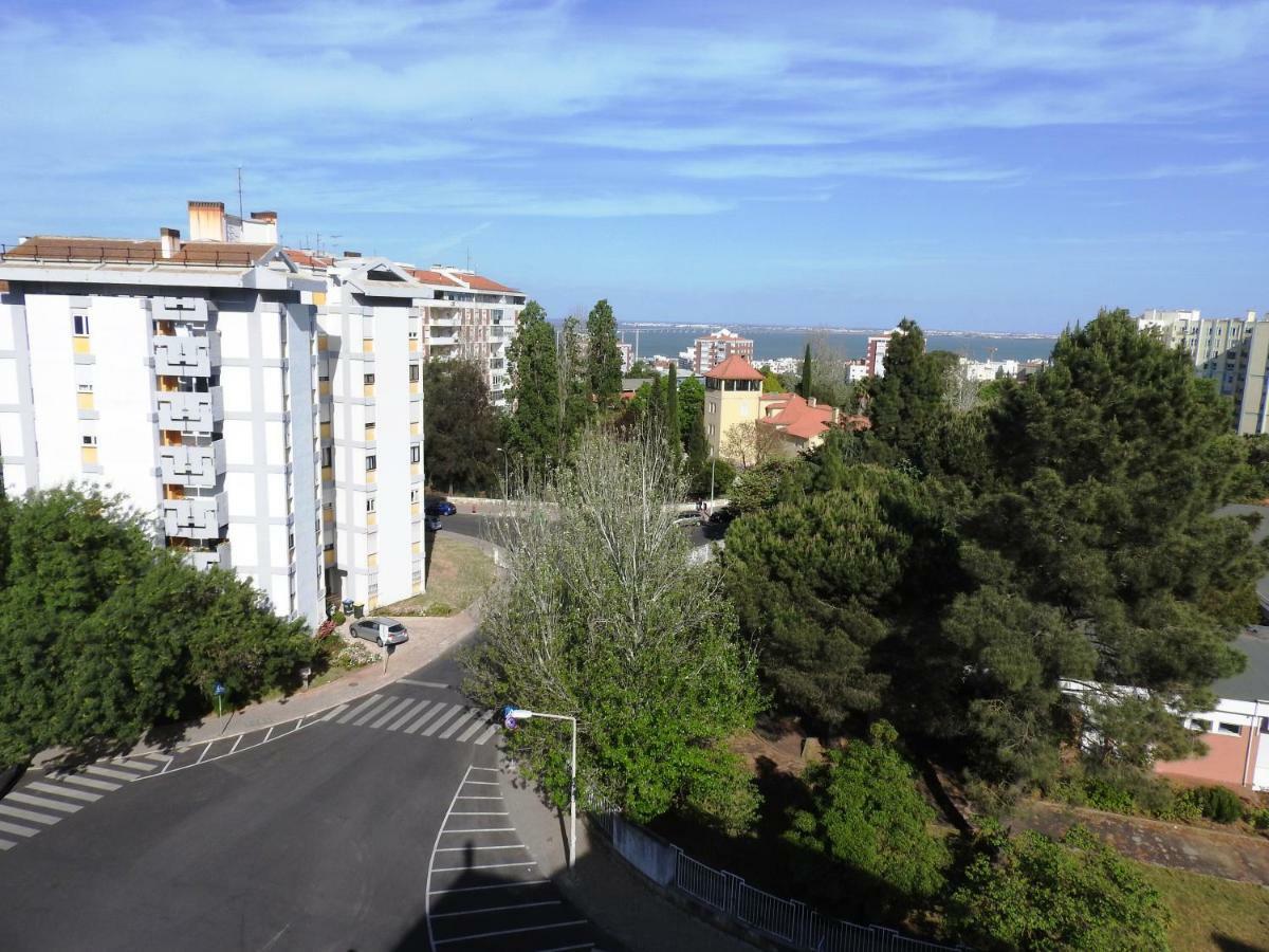 Lisbon Airport Hostel Exterior photo
